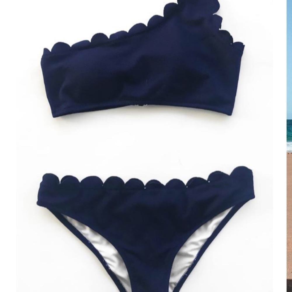 Cupshe Navy Scallop One-Shoulder Bikini, NWT